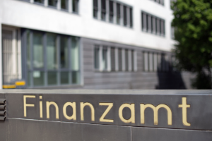 Finanzamt-Gebäude Außenansicht